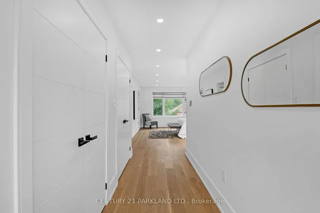 Additional image 24 of 978 Carlaw Ave