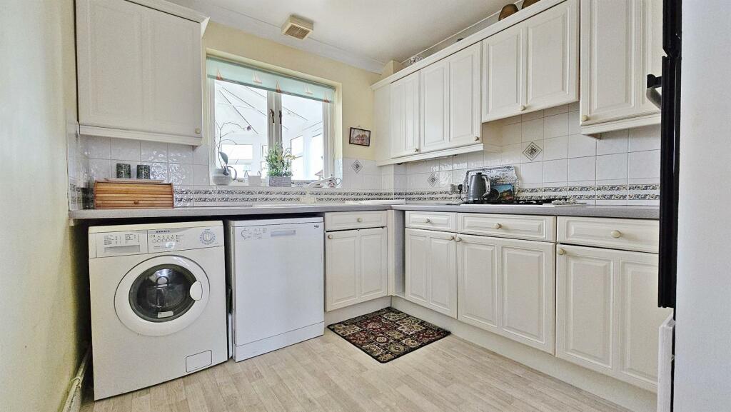 Additional image 10 of Louise Close, Walton On The Naze