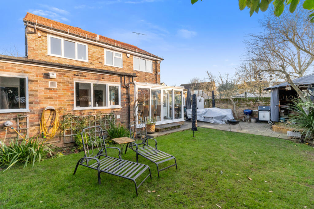 Additional image 20 of Falcon Close, Sawbridgeworth, Hertfordshire, CM21