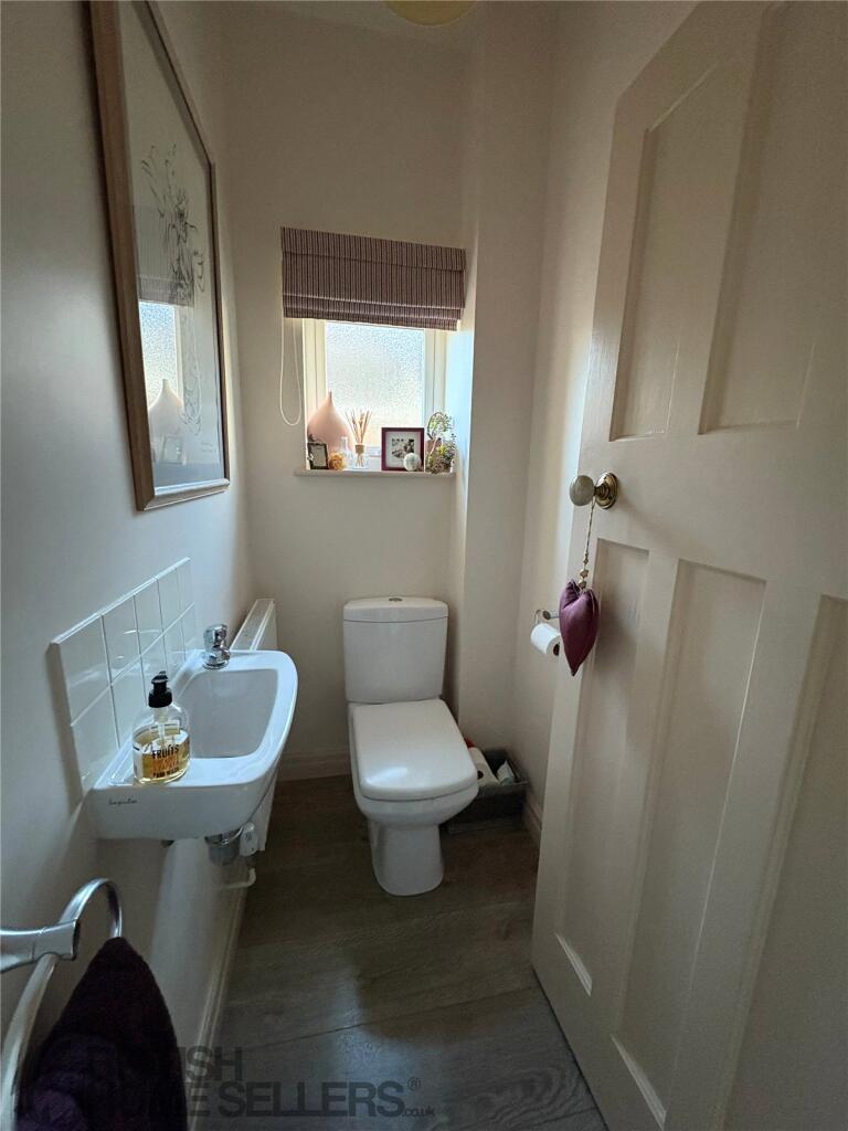 Additional image 17 of Kings Parade, Holland-on-Sea, Clacton-on-Sea, Essex, CO15