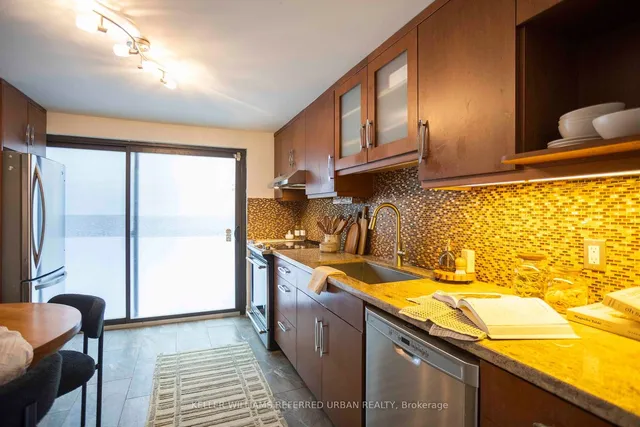 Additional image 5 of 2366 Queen St Unit 6