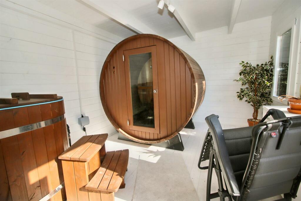 Additional image 19 of Courtlands, Billericay