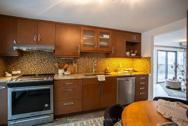 Additional image 3 of 2366 Queen St Unit 6