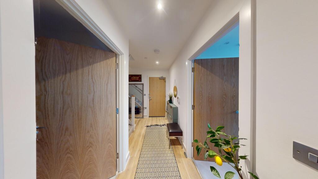 Additional image 7 of Cherry Orchard Road, Croydon, CR0