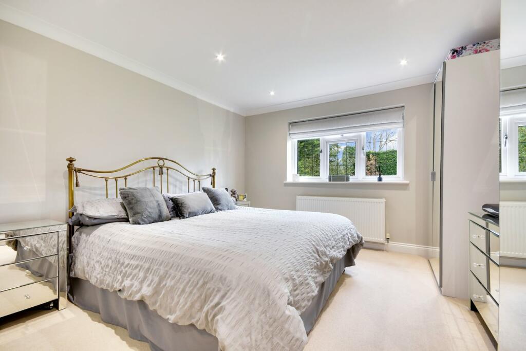 Additional image 16 of Rochford Avenue, Shenfield, Brentwood, CM15