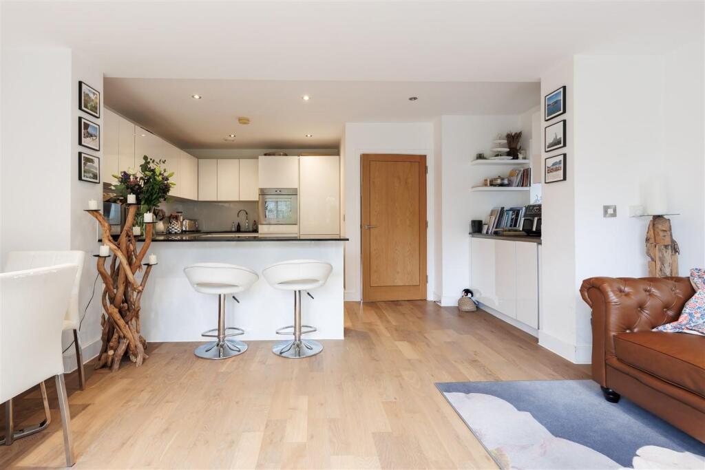 Additional image 38 of Mowbray Close, Epping