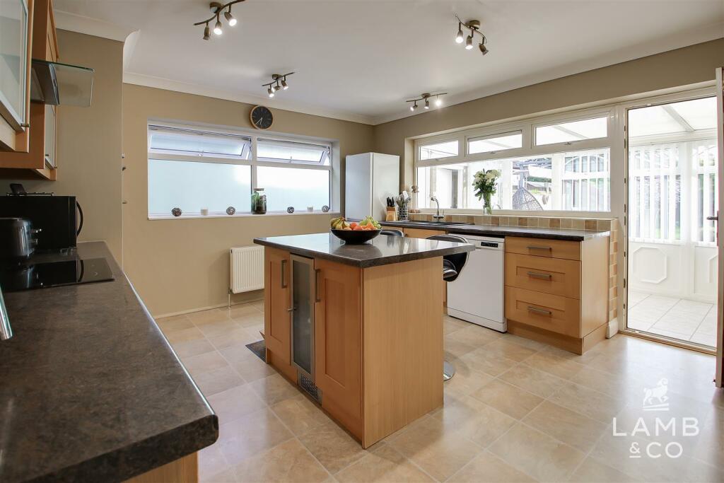 Additional image 21 of Queensway, Holland-On-Sea