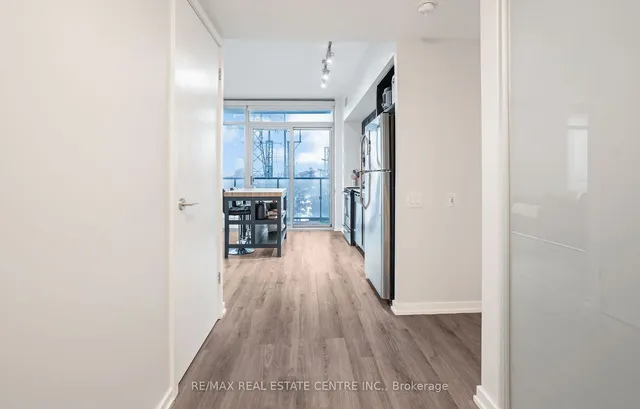 Additional image 7 of 105 The Queensway Ave Unit 303