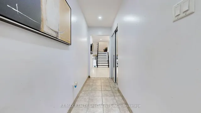 Additional image 16 of 94 Flamingo Cres