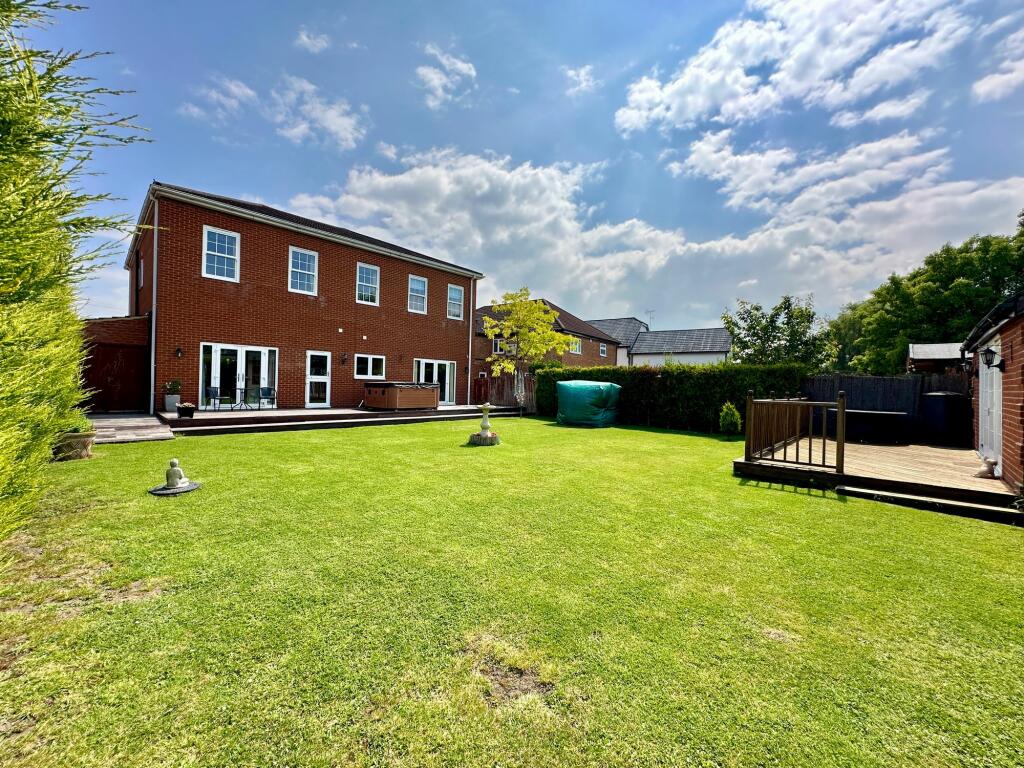 Additional image 24 of Noak Hill Road, Billericay, CM12