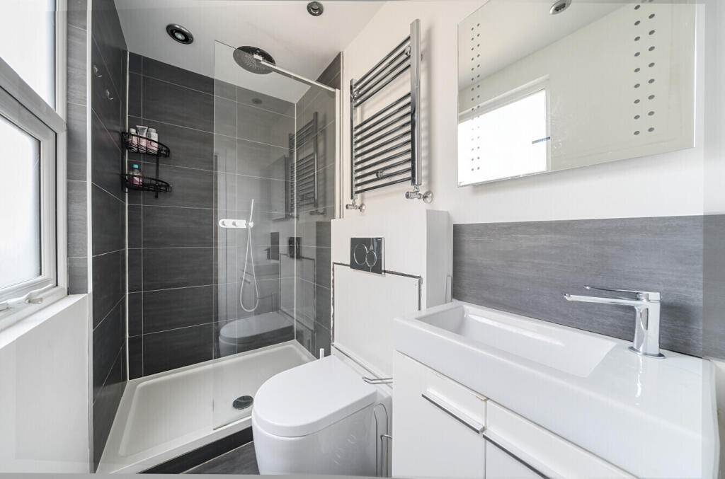 Additional image 20 of The Avenue, Dunmow, Essex, CM6