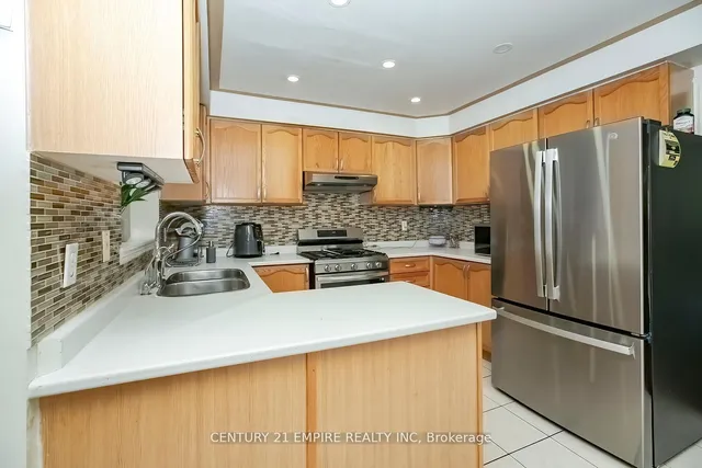 Additional image 10 of 4 Lake Louise Dr