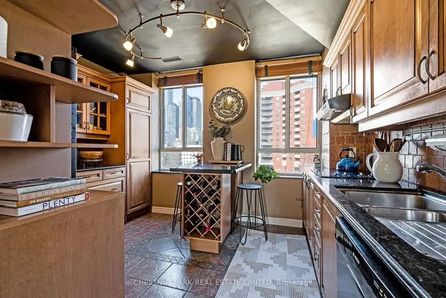 Additional image 11 of 135 Maitland St Unit PH3