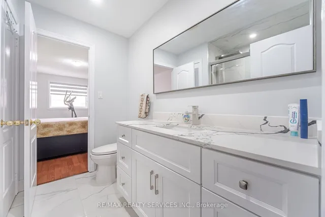 Additional image 23 of 4 Runnymede Cres