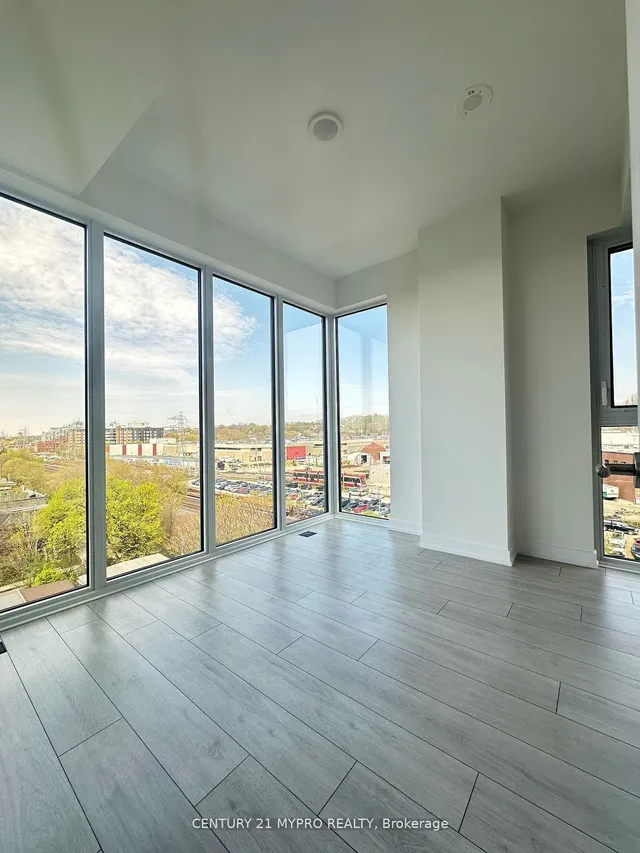 Additional image 16 of 500 Dupont St Unit 607