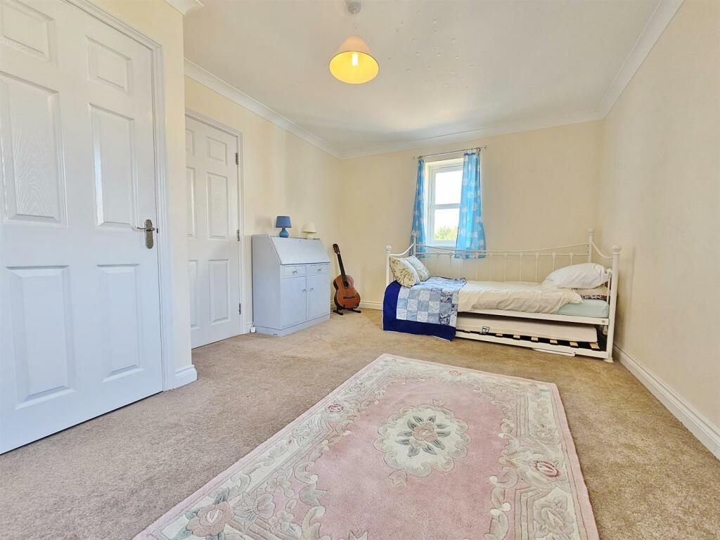 Additional image 24 of Third Avenue, Walton On The Naze