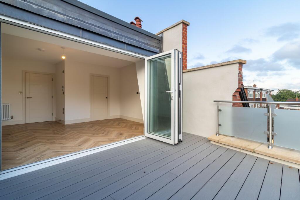 Additional image 8 of 44 The Green, Surrey, CR6