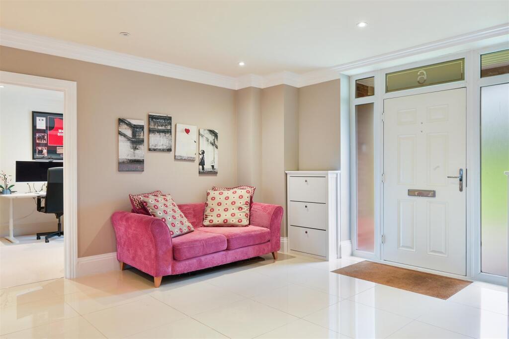 Additional image 13 of High Oaks Close, Coulsdon