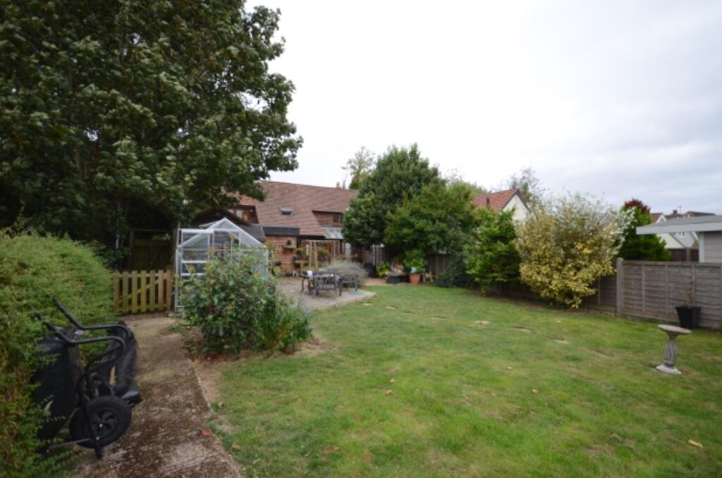 Additional image 32 of Field View The Street, Sheering