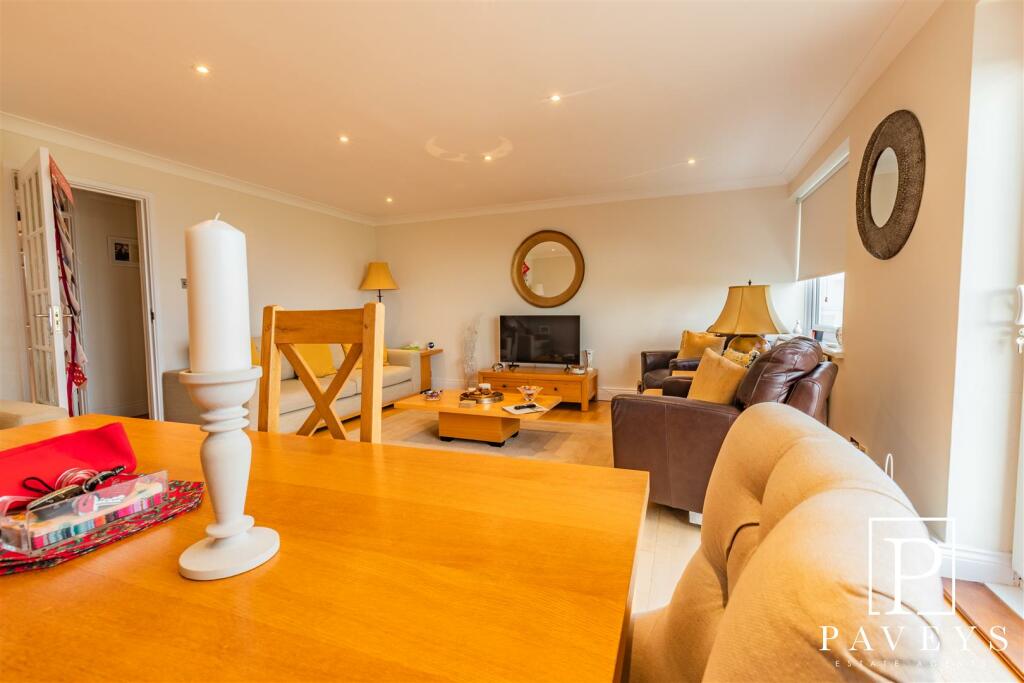 Additional image 9 of Marine Court The Esplanade, Frinton-On-Sea