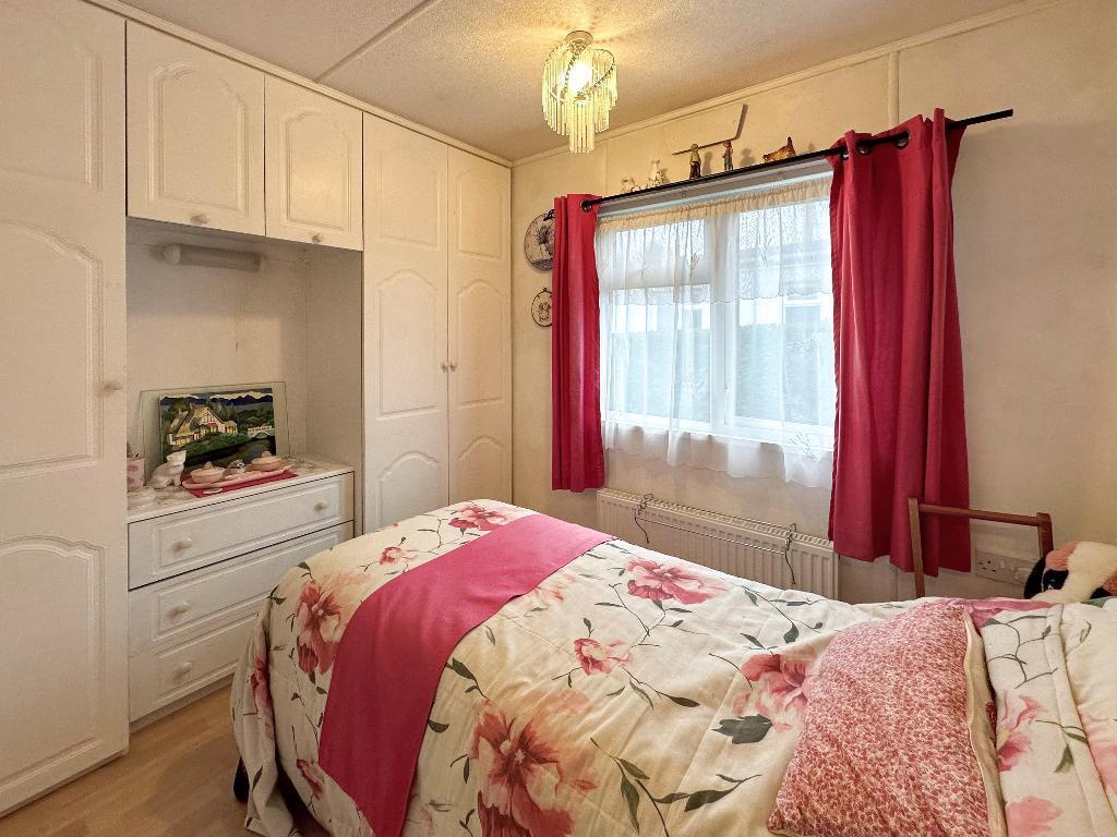 Additional image 10 of Court Farm Park, Warlingham, Surrey, CR6 9YA