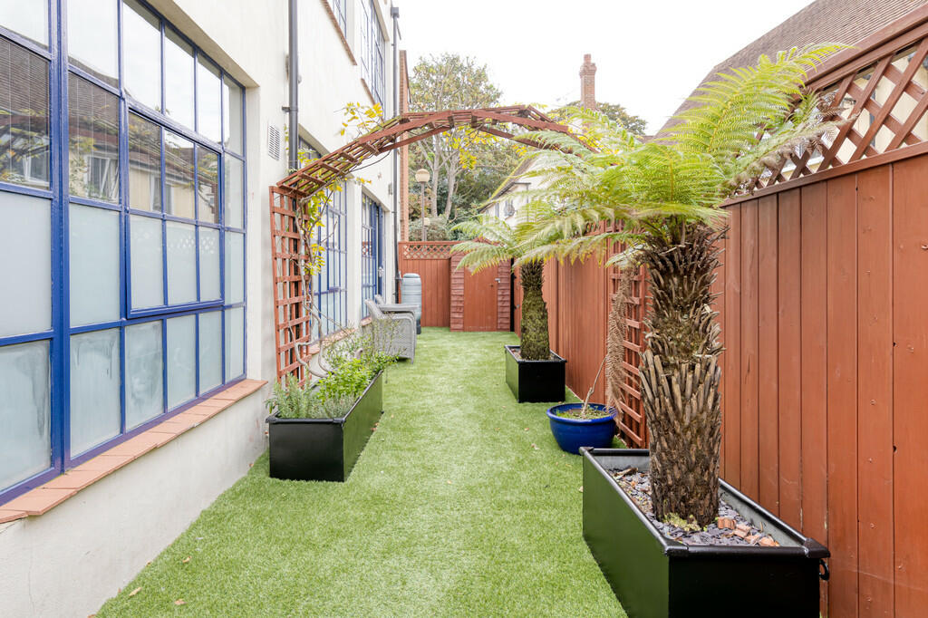 Additional image 4 of Town Centre, Technique Building