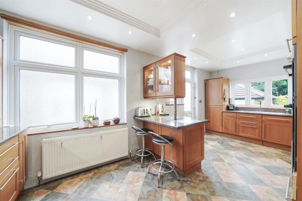 Additional image 22 of Carlyle Road, Croydon