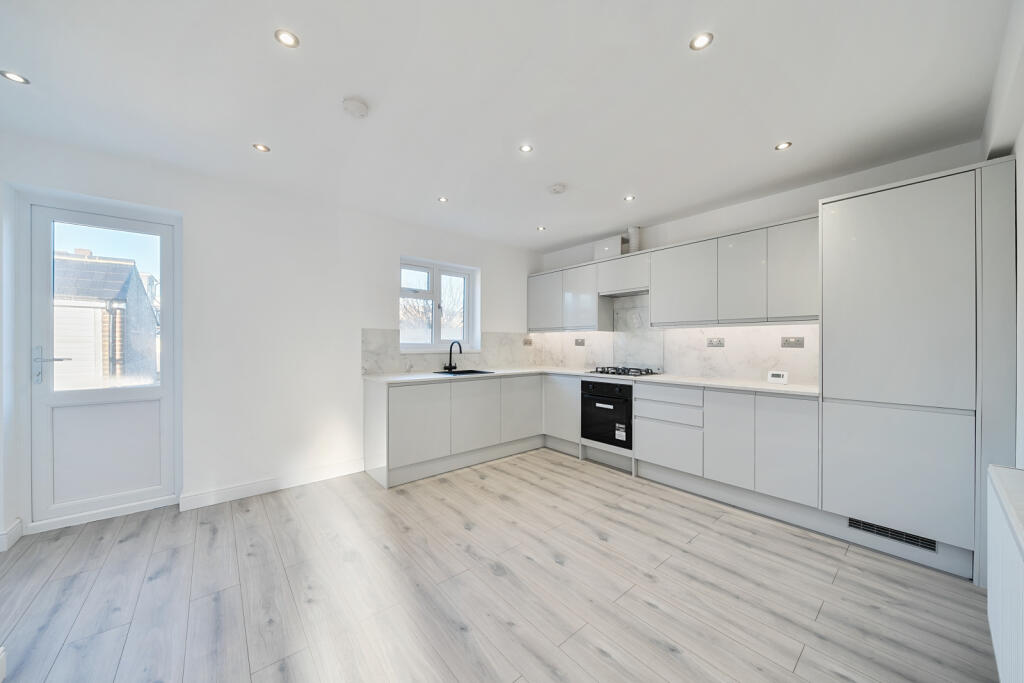 Additional image 18 of Carisbrooke Road, Mitcham, CR4