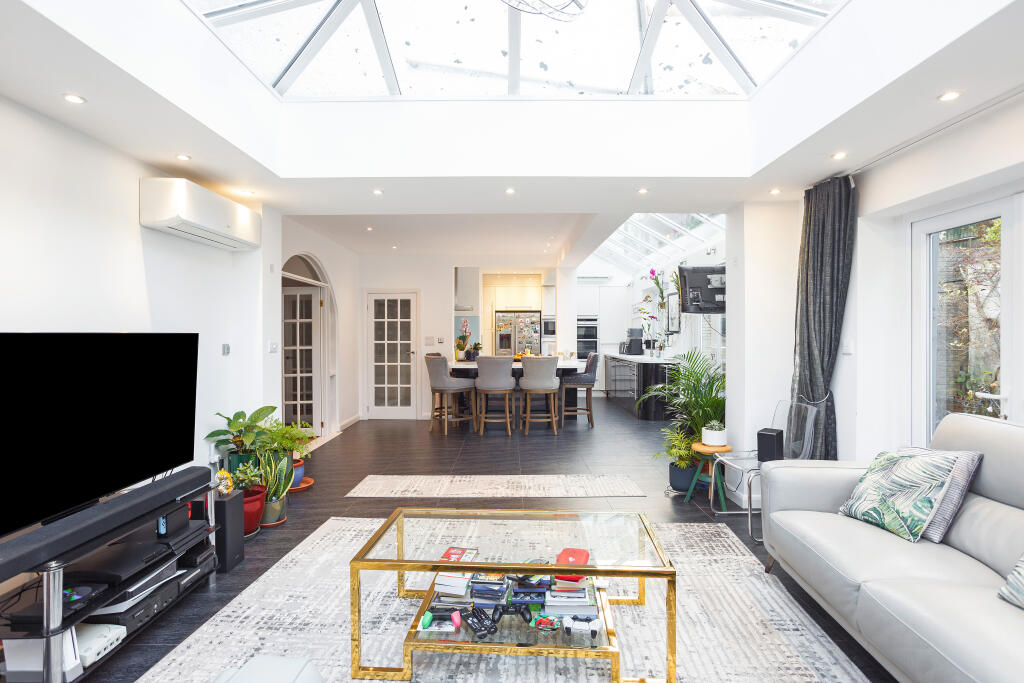 Additional image 26 of Harestone Valley Road, Caterham, CR3