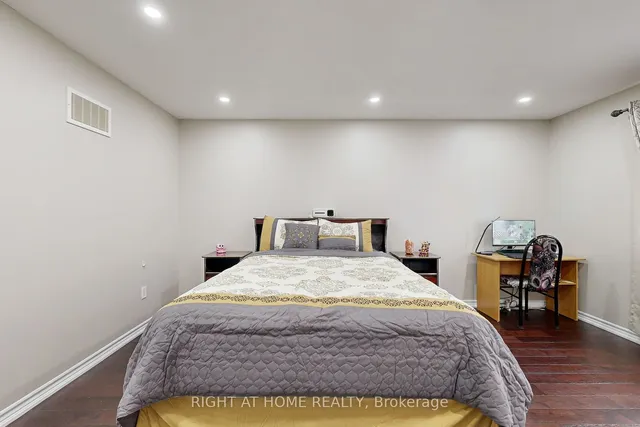 Additional image 30 of 16 Sculptor St