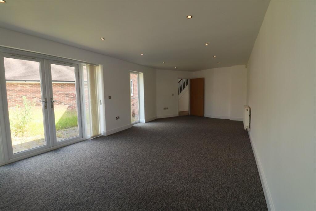 Additional image 11 of Longmead Avenue, Chelmsford, CM2 7EY