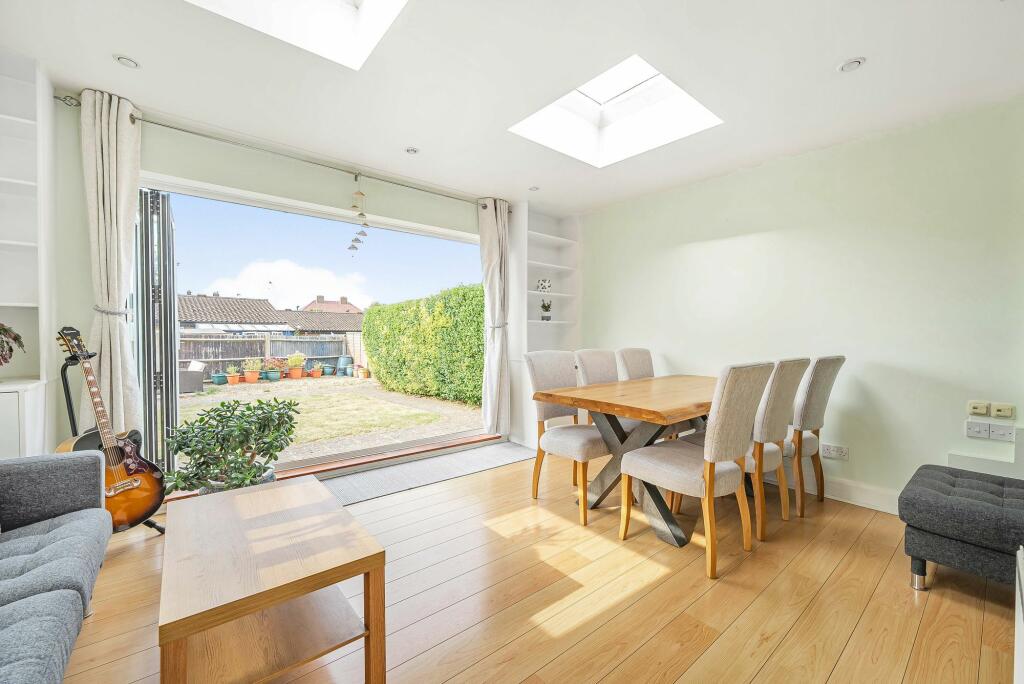 Waddington Avenue, Coulsdon, CR5