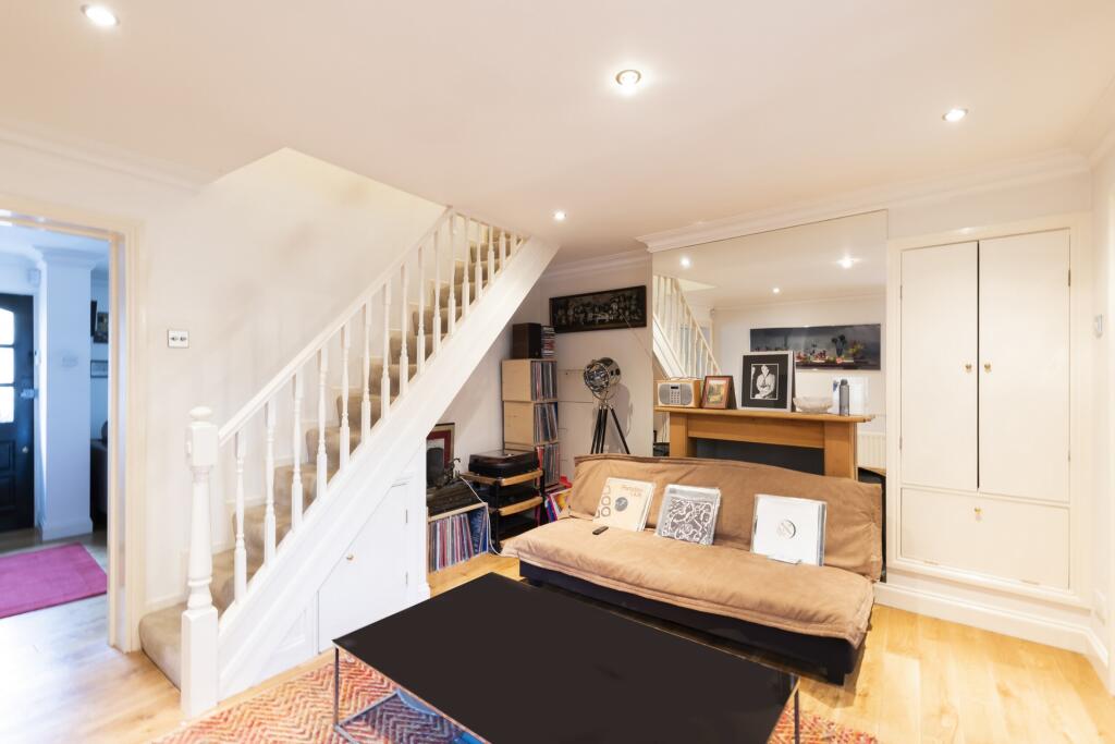 Additional image 5 of Hemnall Street, Epping, CM16