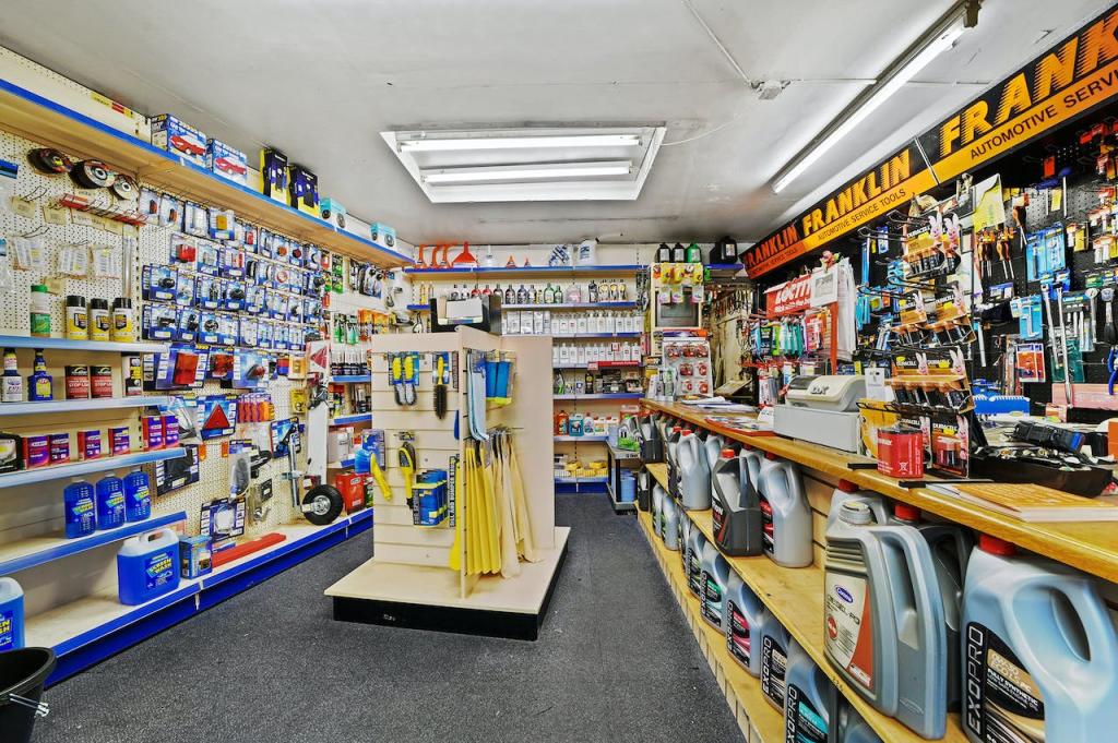 Additional image 3 of 212 Watchouse Road, Chelmsford, CM2 8NF