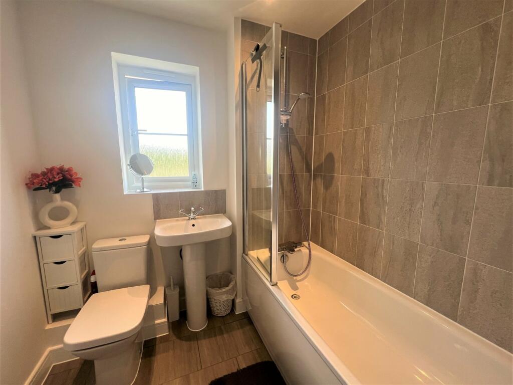 Additional image 21 of Skippers Way, Walton on the Naze, CO14