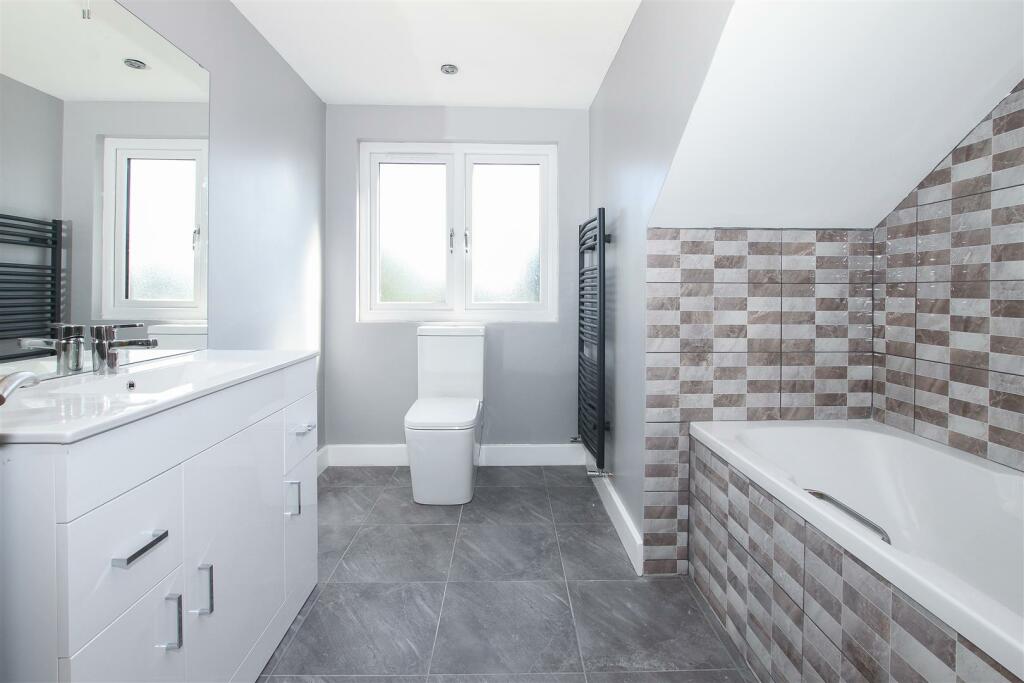 Additional image 19 of Tipps Cross Lane, Hook End, Brentwood