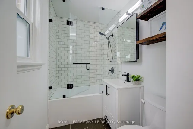 Additional image 16 of 46 Crestwood Ave