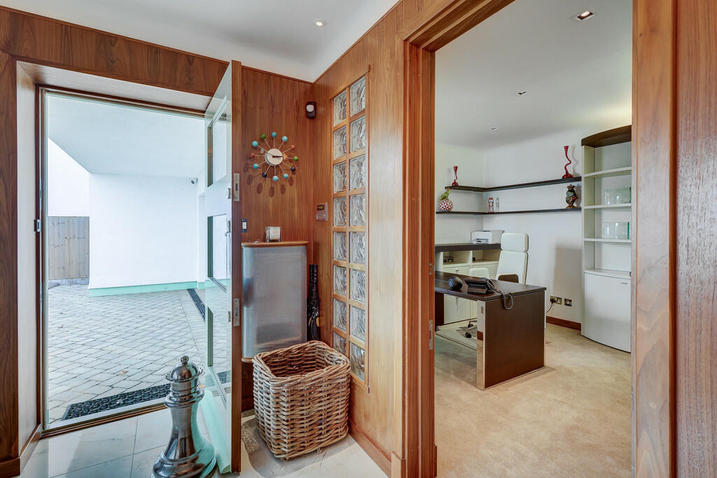 Additional image 33 of Cliff Way, Frinton-on-Sea