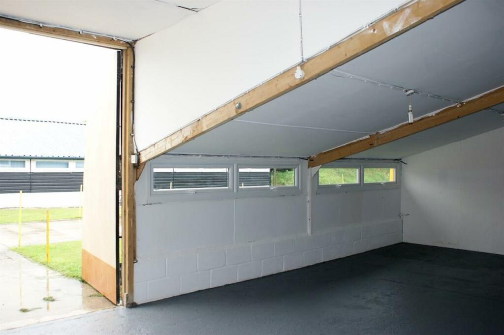 Additional image 6 of Braintree