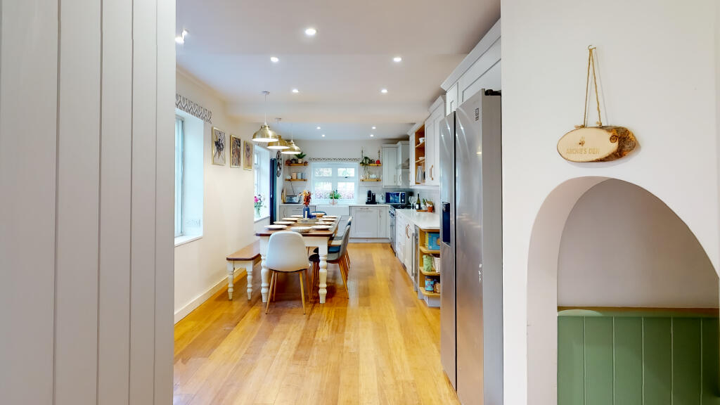 Additional image 9 of Woodland Way, Caterham, CR3