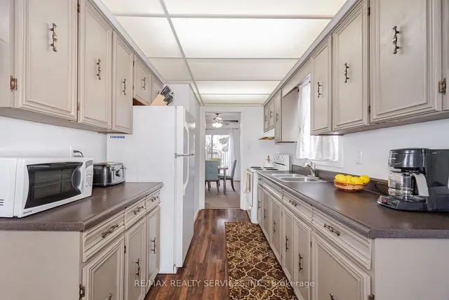 Additional image 7 of 76 Simmons Blvd