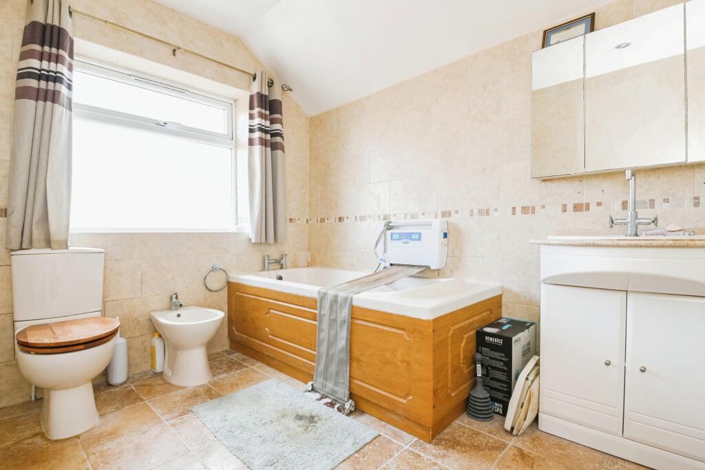 Additional image 13 of Ferndale Road, Harwich, Essex, CO12