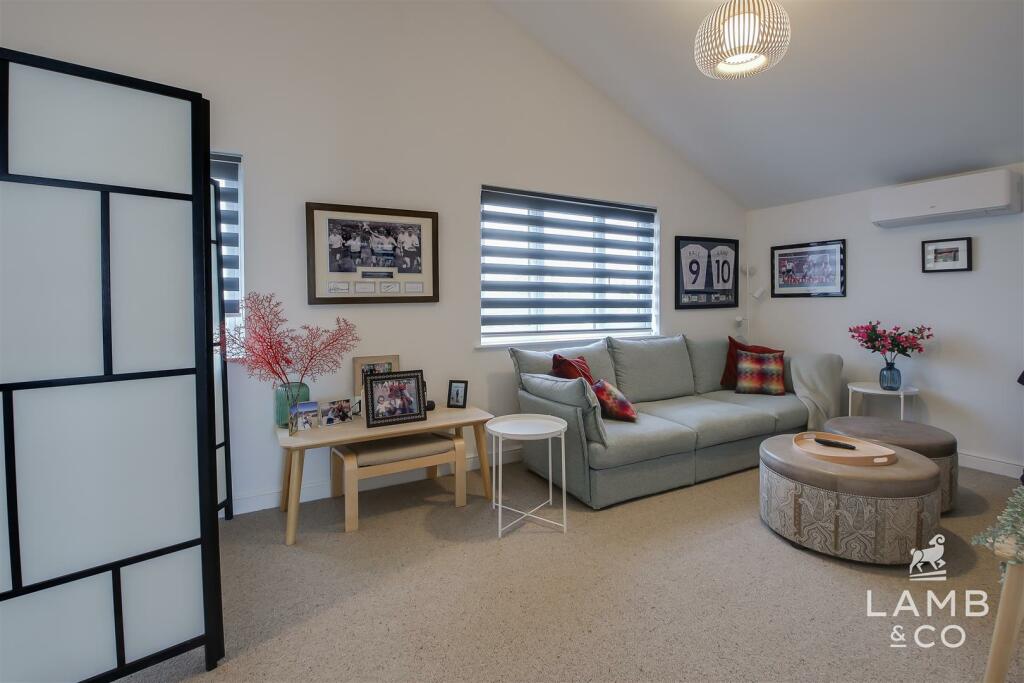 Additional image 35 of Eastern Promenade, Point Clear Bay