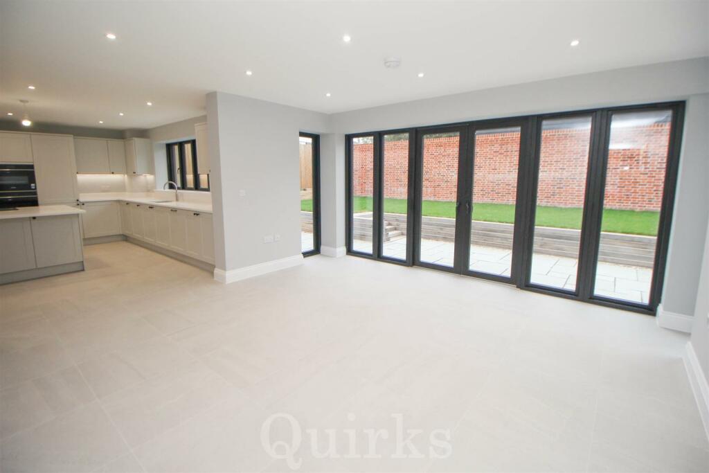 Additional image 13 of Park Lane, Ramsden Heath, Billericay