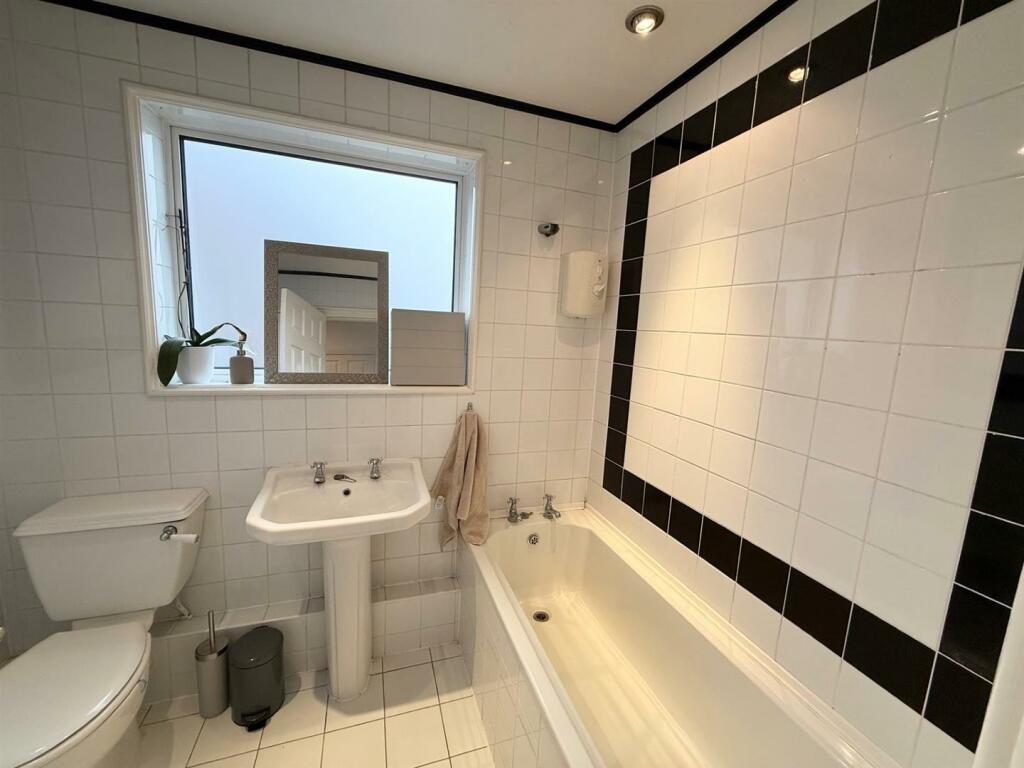 Additional image 8 of Victors Crescent, Hutton, Brentwood