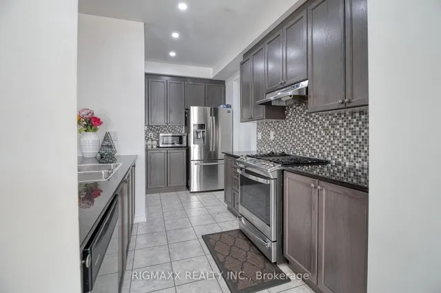 Additional image 5 of 53 Lola Cres