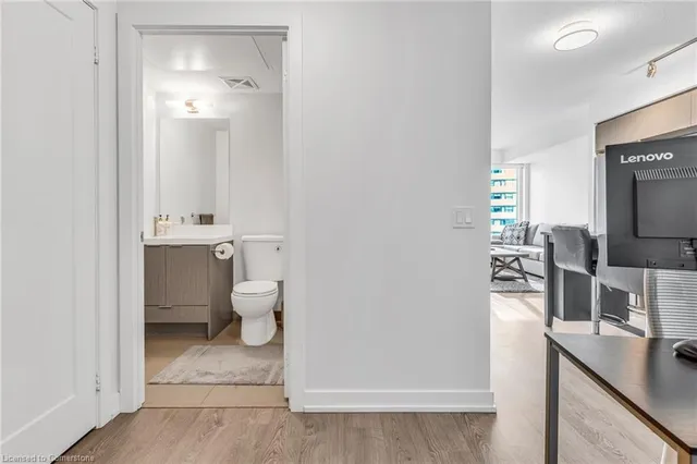 Additional image 3 of 10 York St Unit 2713