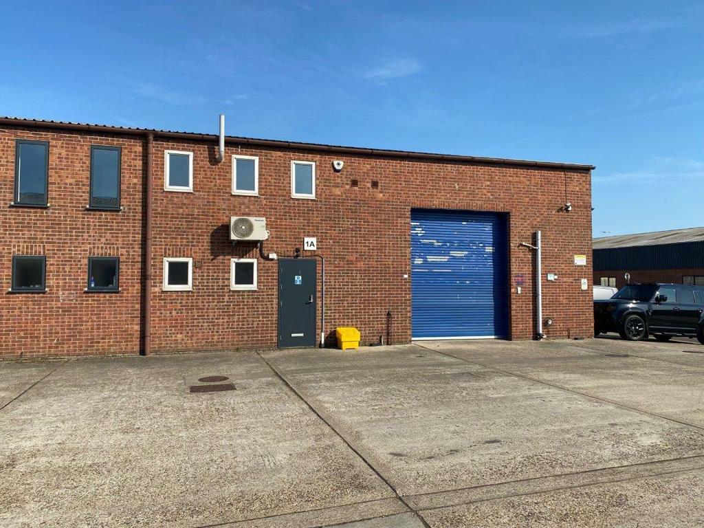 Primary image of 1a Riverside Avenue West, Lawford, Essex, CO11