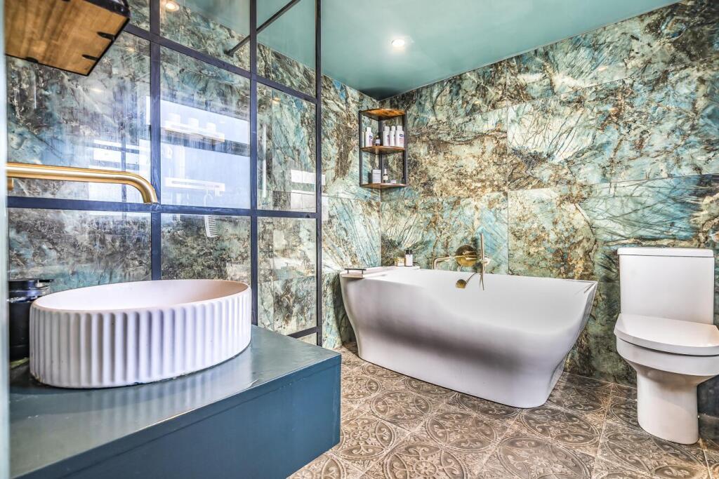 Additional image 11 of Wickham Road, Shirley