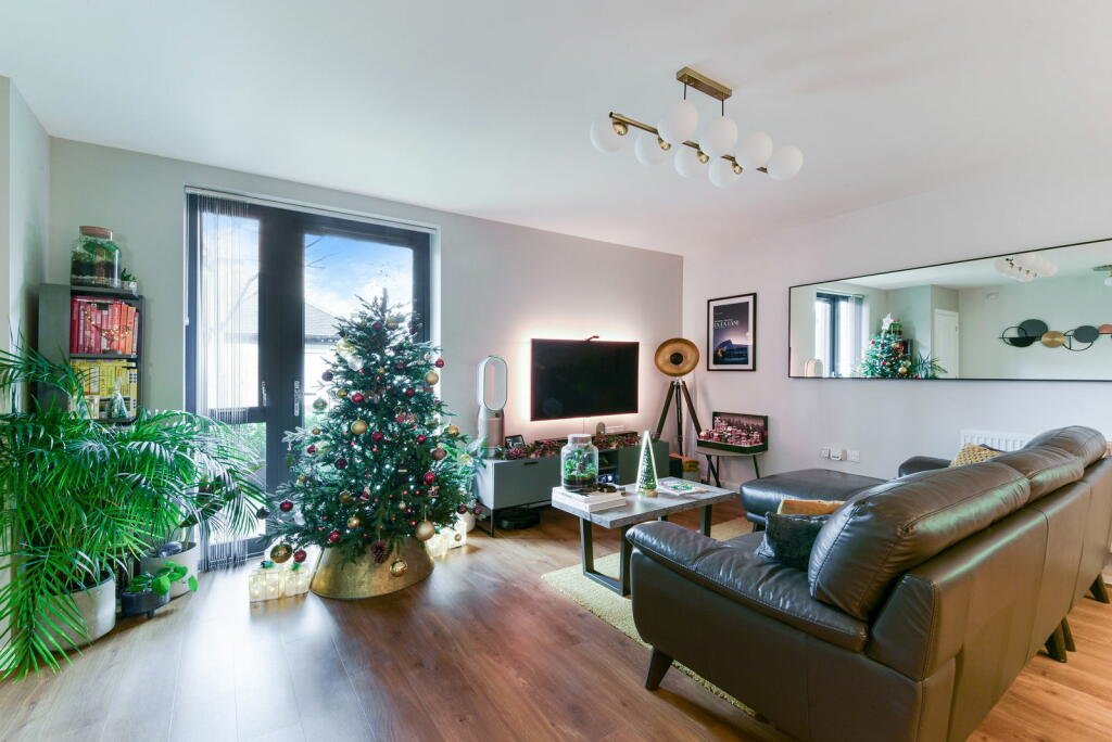 Primary image of Iron Railway Close, Coulsdon, Surrey, CR5 3LF